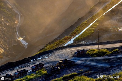 資源枯竭的&ldquo;亞洲最大礦坑&rdquo;,曾是&ldquo;搖錢樹&rdquo;,如今變成深溝險壑